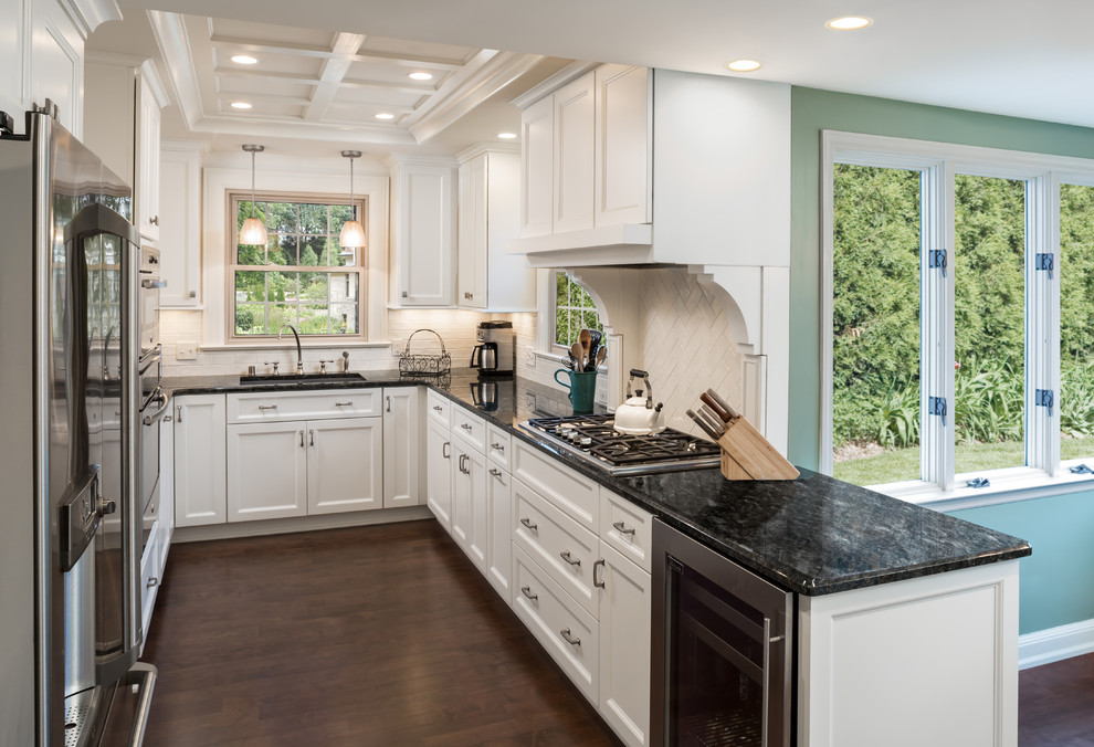 Wauwatosa Georgian Colonial Kitchen Remodel - Traditional - Kitchen - Milwaukee - by S.J. Janis ...