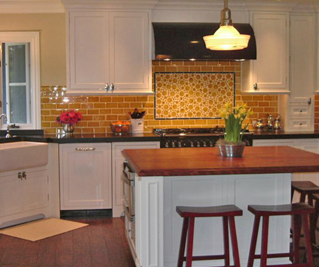 Transitional kitchen photo in Phoenix