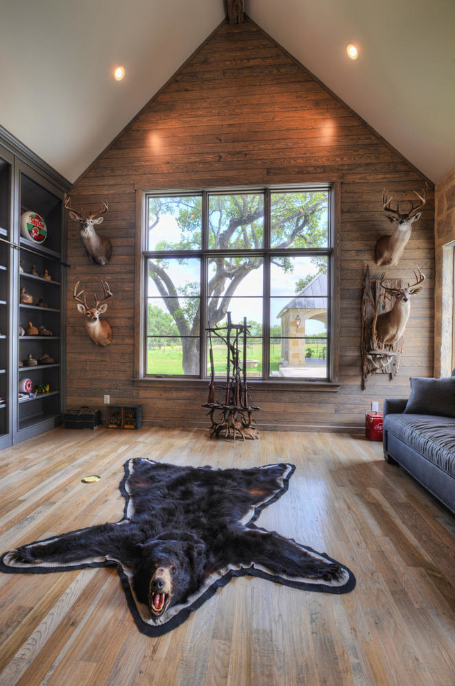 Inspiration for a traditional home office in Austin.