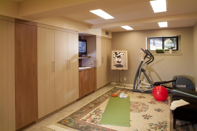 Basement Yoga Area domashniy-trenazhernyy-zal