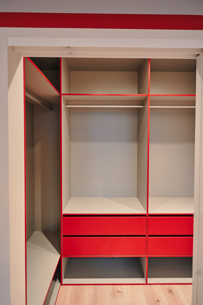 Гардеробная система ECOLINE с раздвижными дверьми raumplus