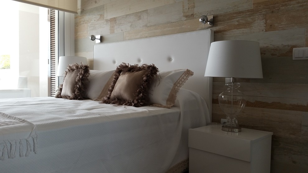 Inspiration for a contemporary bedroom in Alicante-Costa Blanca.