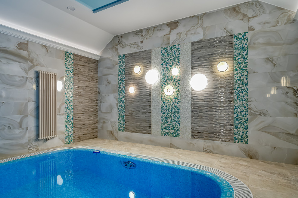 Интерьер с бассейном