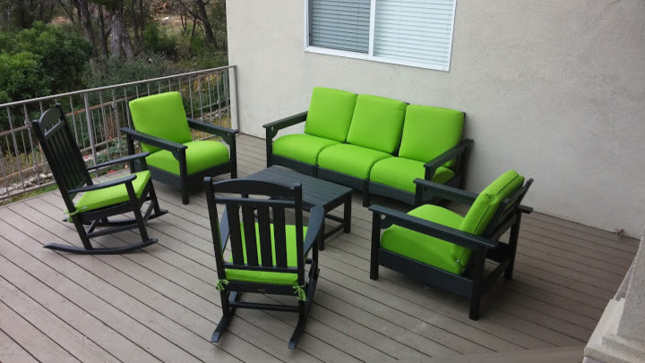 Example of a mountain style deck design in Austin