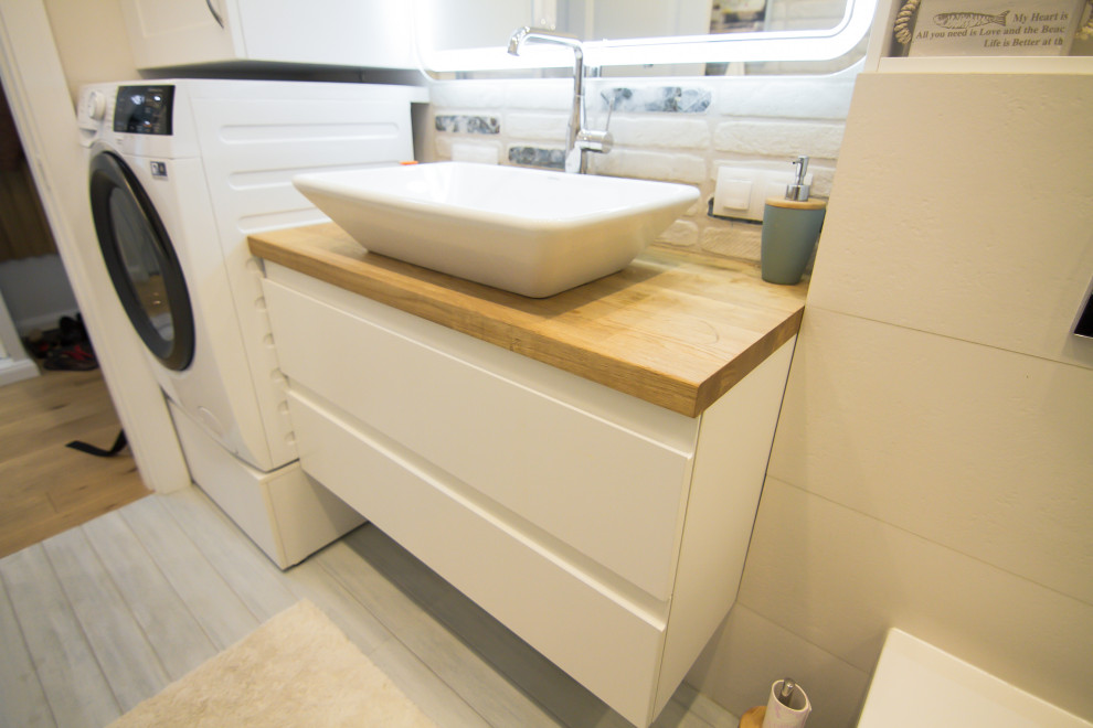 Небольшая тумба под раковину