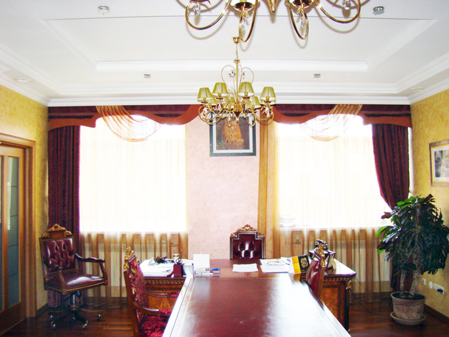 Офисы, кабинеты, лестничные марши, фасады