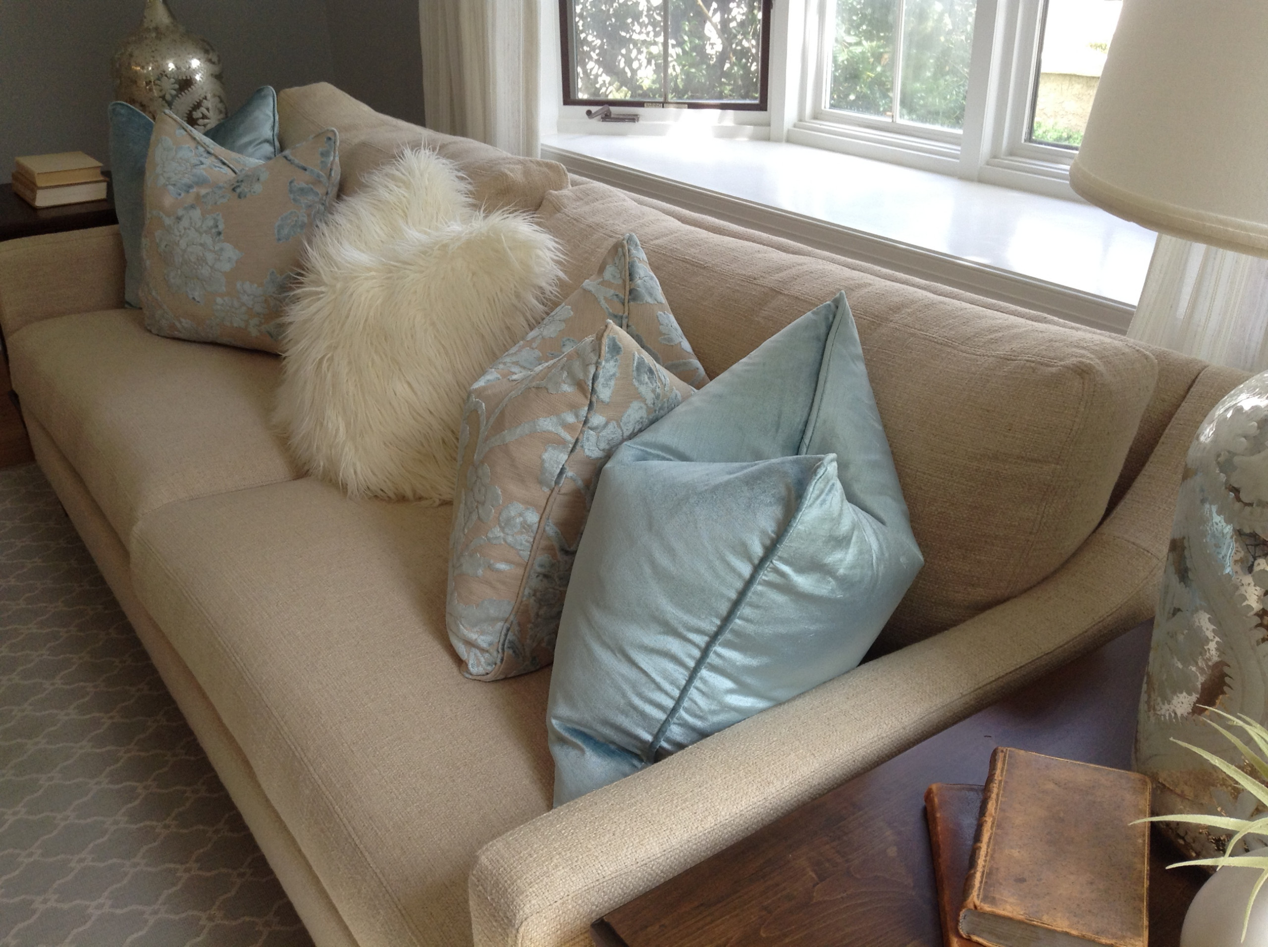 Villanova-Casual Elegance Living Room