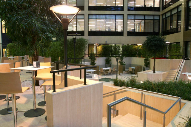 Large Courtyard Dining Area 