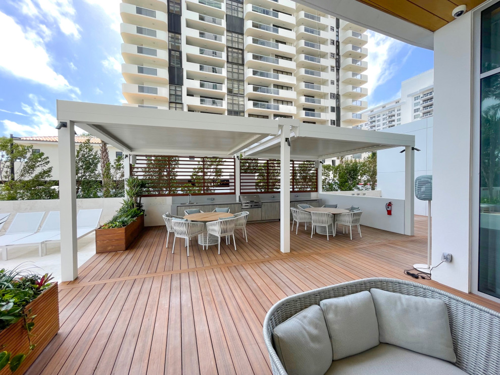 Rooftop Outdoor Kitchen - Beach Style - Deck - Miami - by Smart Shade ...