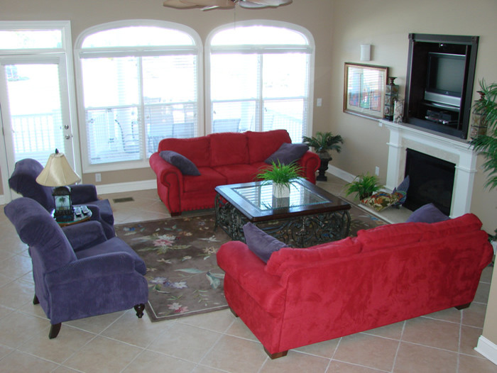 Photo of a tropical living room in Wilmington.