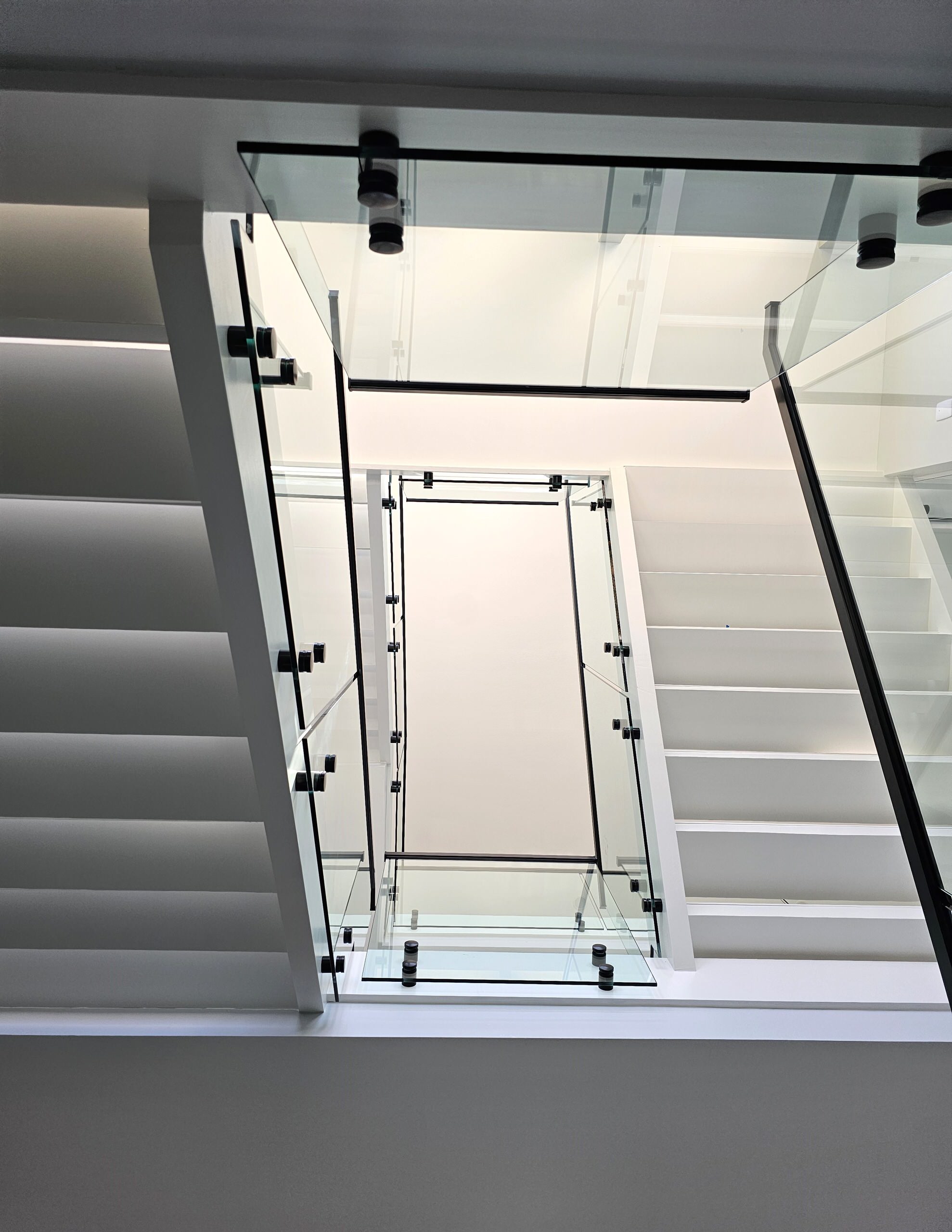 125_Modern Open Rise Stair with Glass Balustrade, Aldie, VA 20105