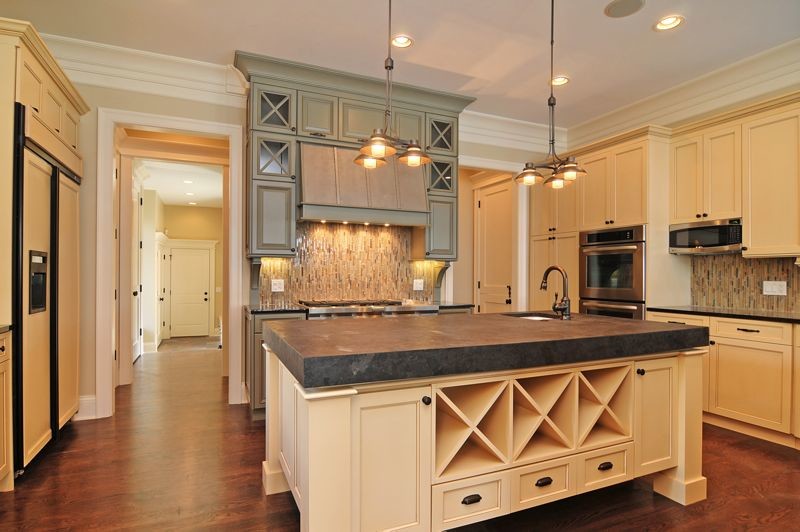 Kitchen - kitchen idea in Baltimore