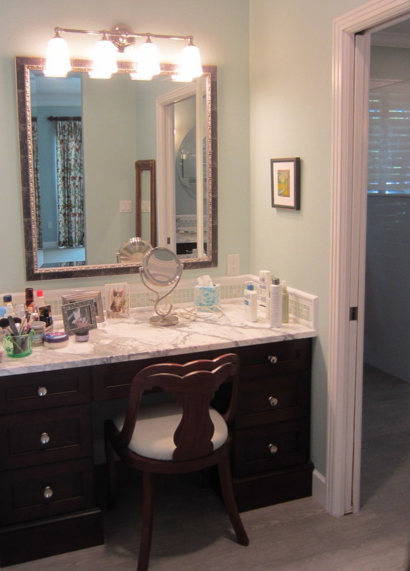 Inspiration for a transitional bathroom remodel in Tampa