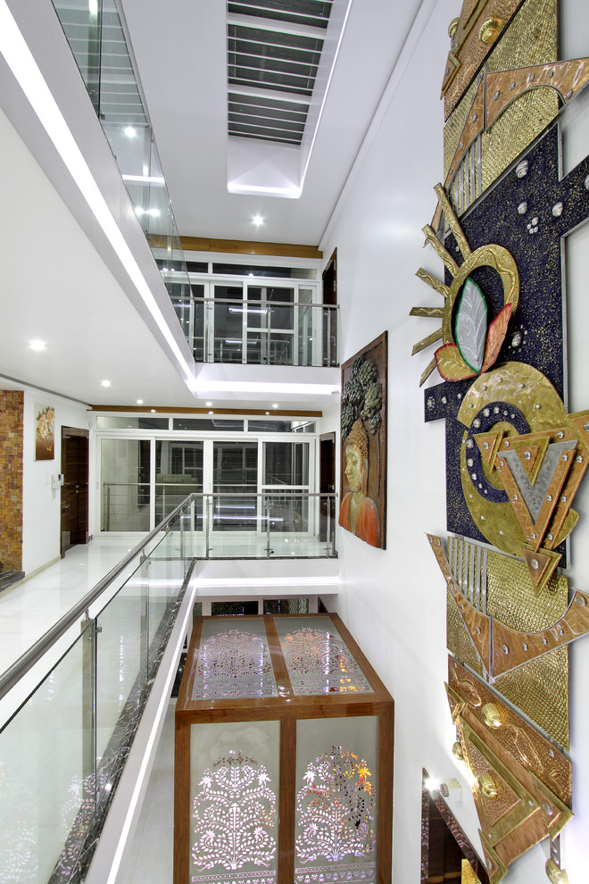 Inspiration for a contemporary hallway in Bengaluru.