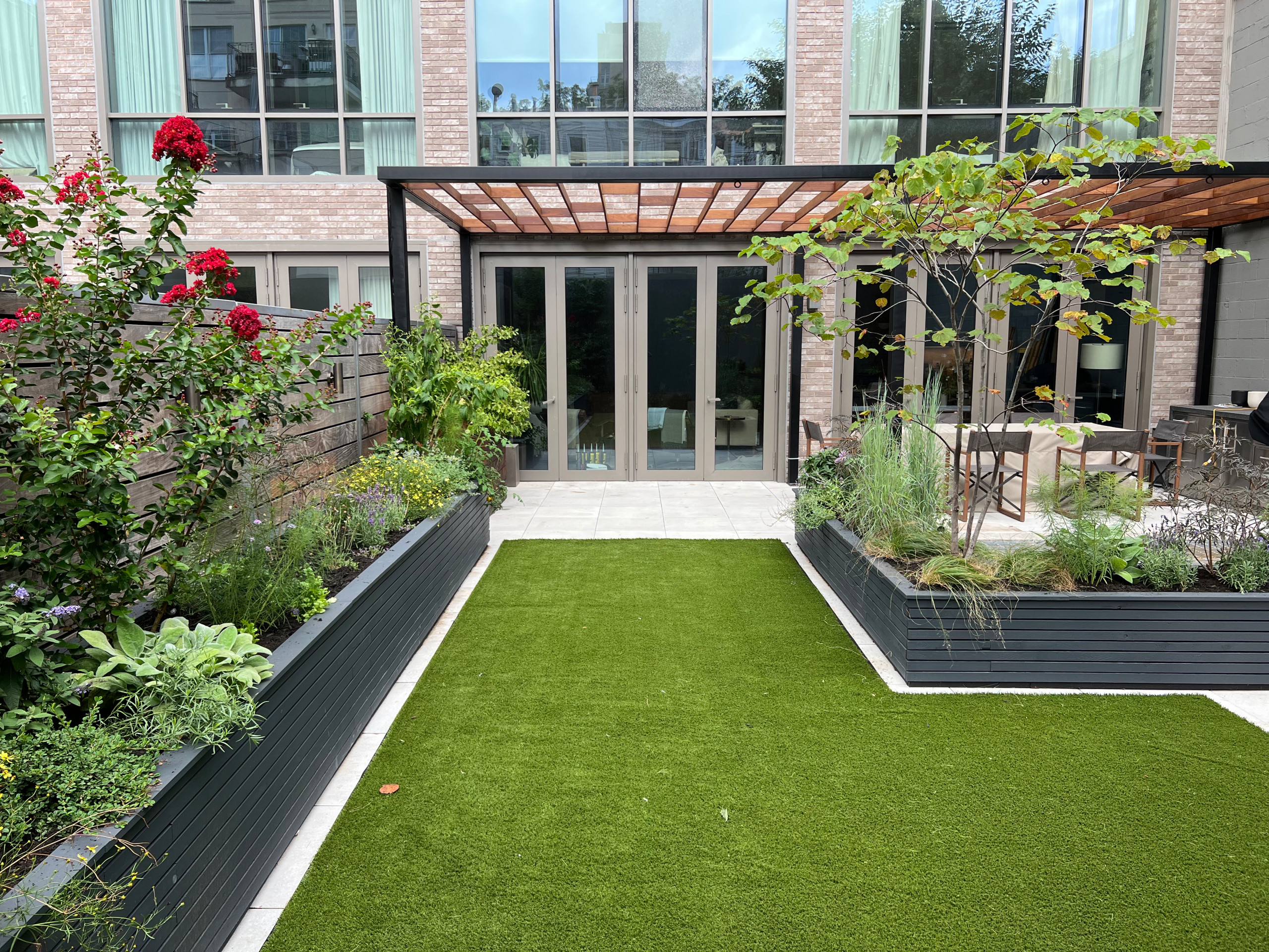 Williamsburg Terrace Garden