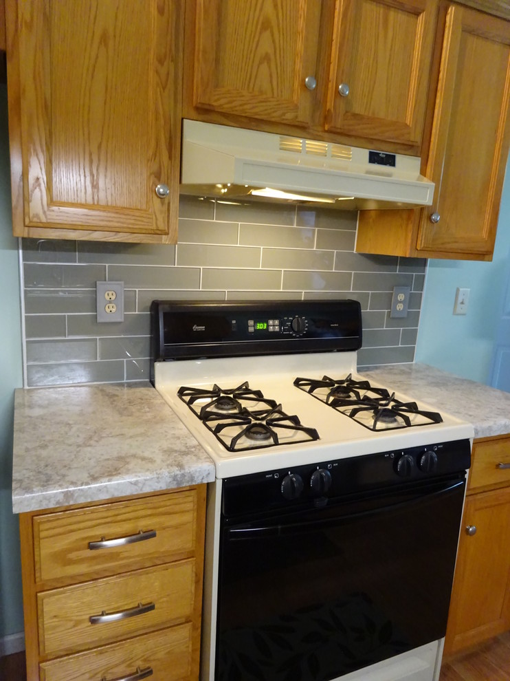 Transitional kitchen photo in Chicago