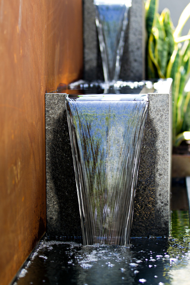 This is an example of a modern garden in Perth.