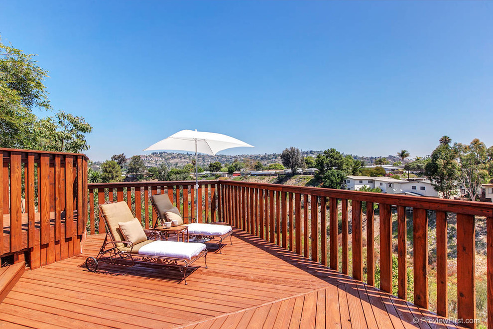 Inspiration for a traditional deck in San Diego.