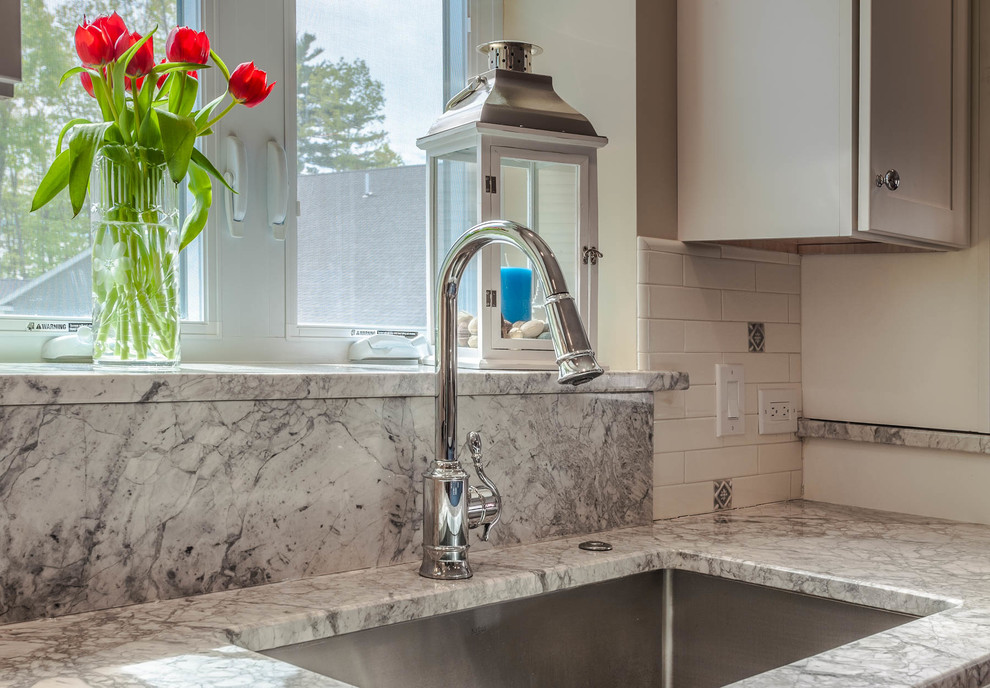 Transitional home design photo in Boston