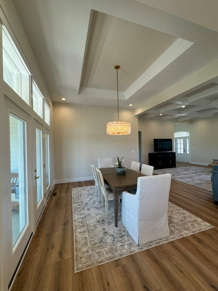 Kitchen and living area 23