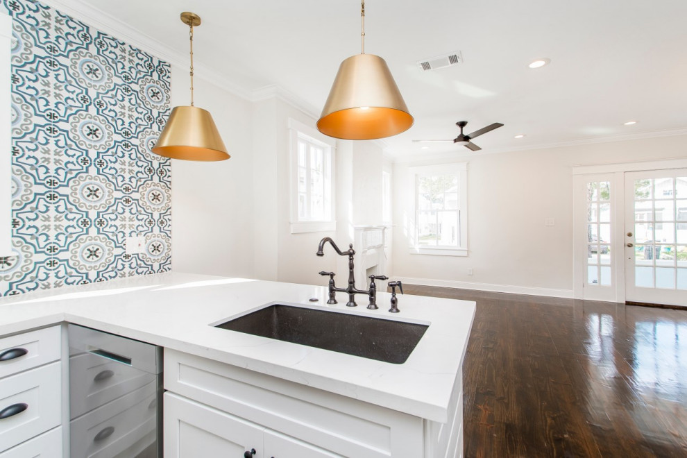 Transitional kitchen photo in New Orleans