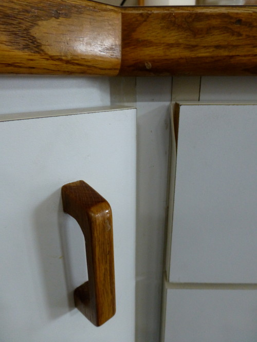 Kitchen Cabinets Need Repair And Update