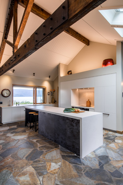 Lakeside Retreat rustic-kitchen
