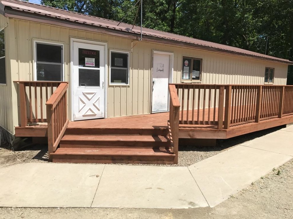 Large side yard deck photo