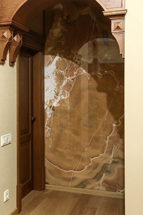 Панно из Оникса на Васильевском острове