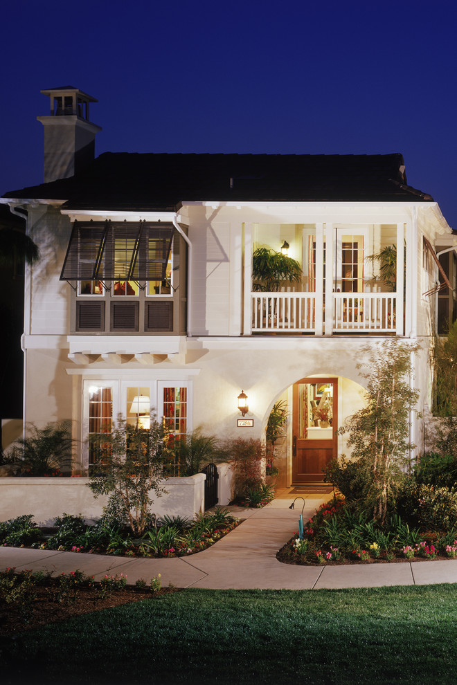 This is an example of a tropical exterior in Los Angeles.