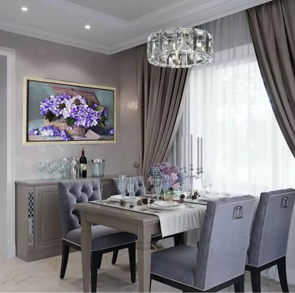 Корзина с фиалками