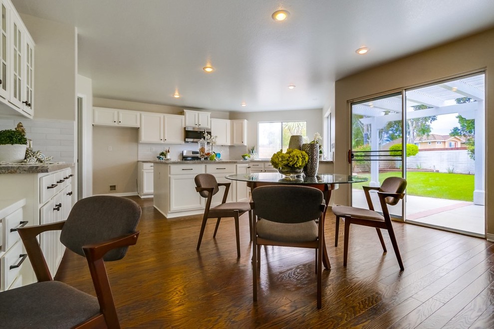 Transitional home design photo in Orange County