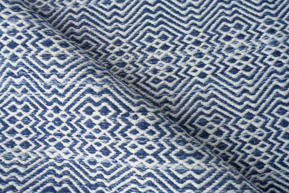 Echo Indoor/Outdoor Handmade Flatwoven PET yarn Blue/Ivory Area Rug, 4'x6'