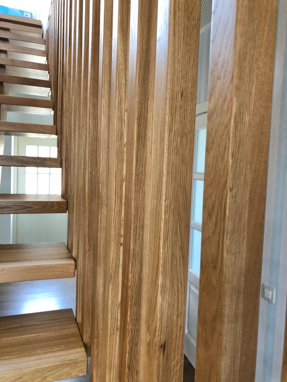 Лестница из массива дуба.