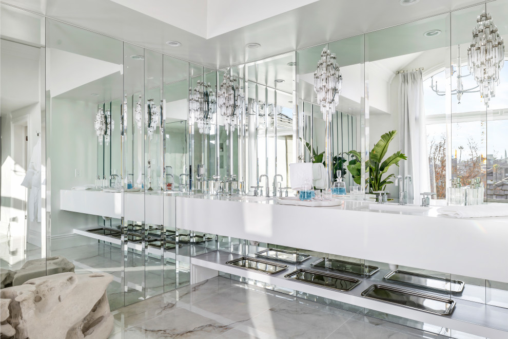 Transitional home design photo in Orange County