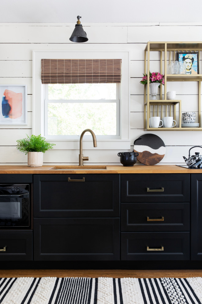 Inspiration for a transitional kitchen remodel in Austin