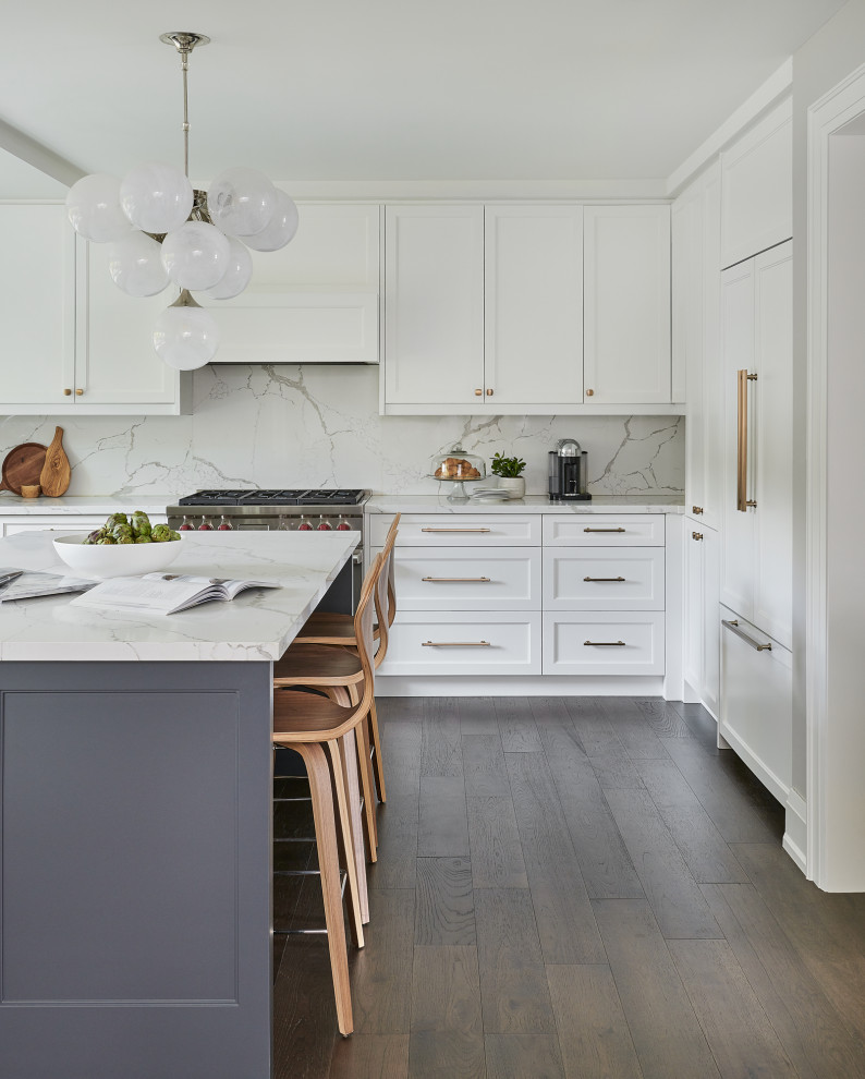 Transitional kitchen photo in Toronto