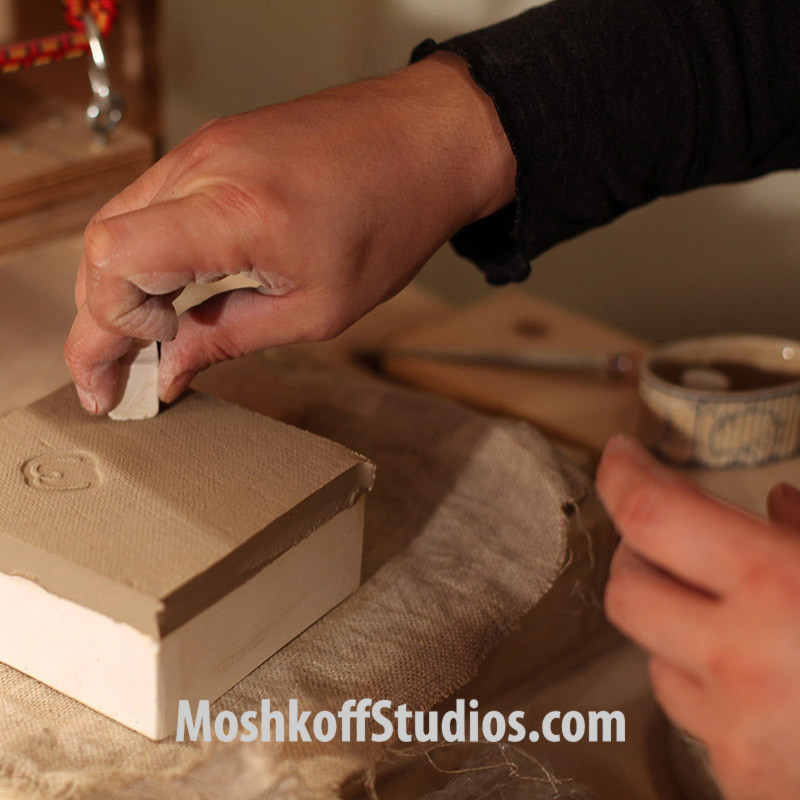 процесс изготовления плитки ручной работы