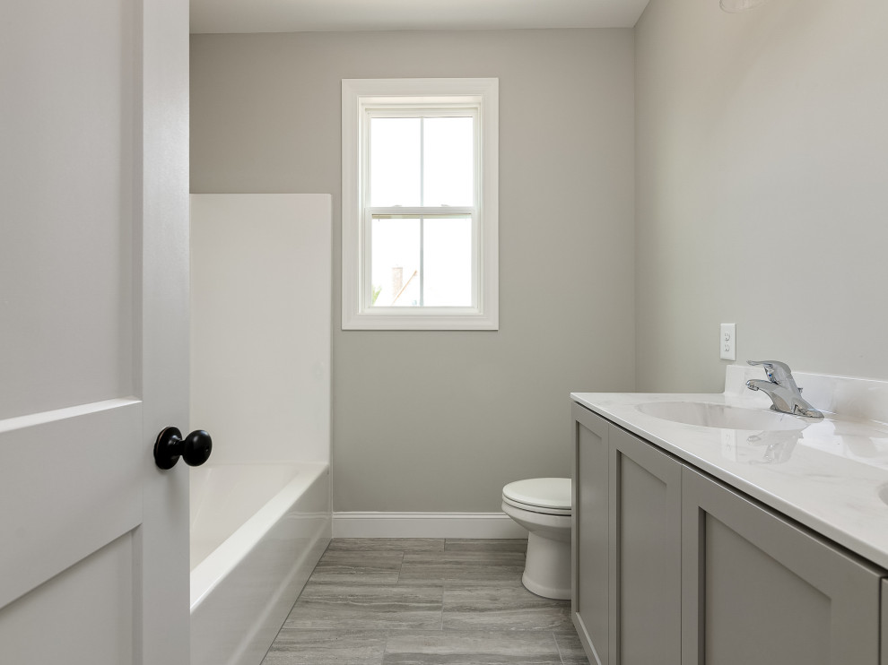 Bathroom - transitional bathroom idea