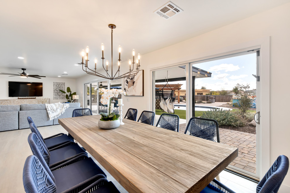 Exemple d'une salle à manger chic.