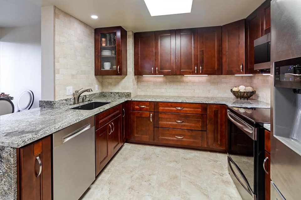 Transitional home design photo in Baltimore