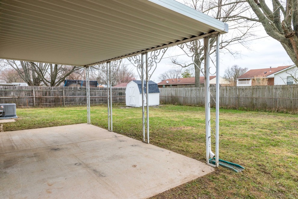 Brandt Pike Modern Sonstige von Home Services Houzz