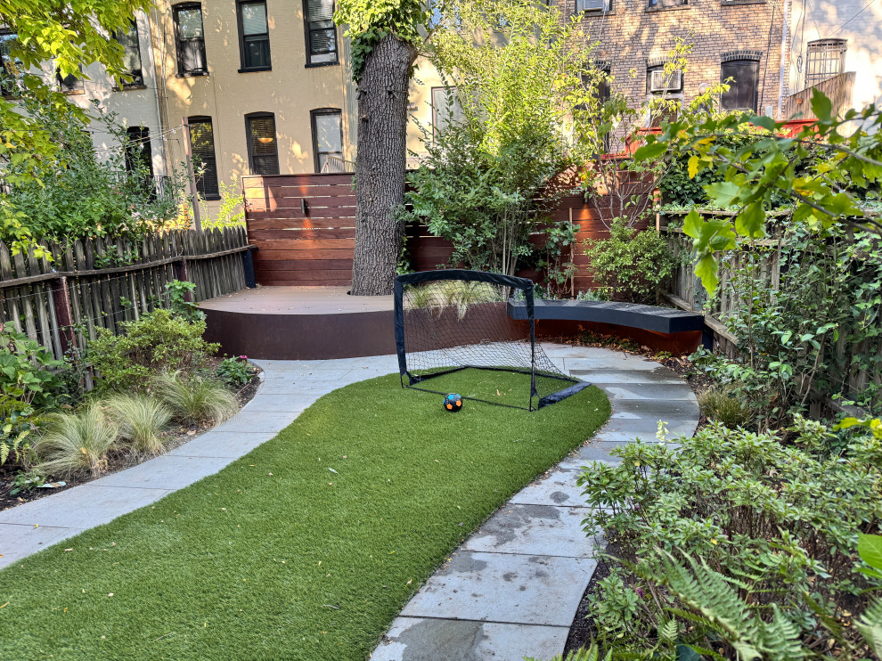 Park Slope curvy garden