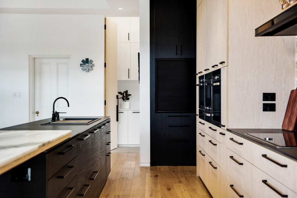 Inspiration for a contemporary kitchen in Adelaide.