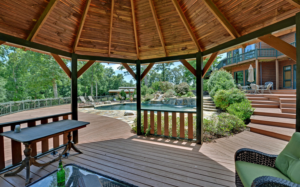 Photo of a traditional deck in Atlanta.