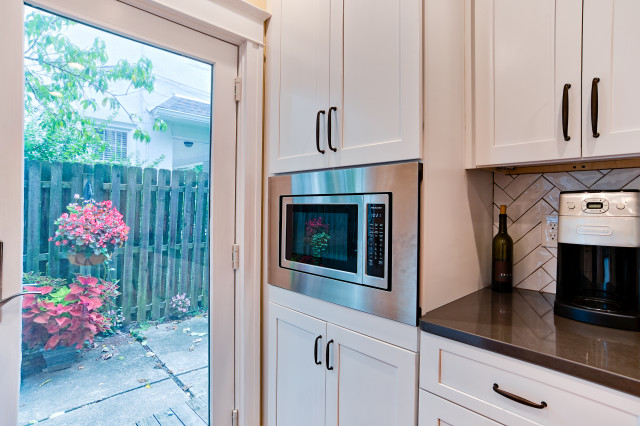 U Shape Kitchen Shaker White transitional-kitchen