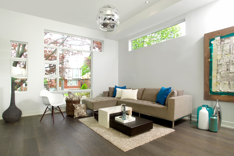 This is an example of a contemporary living room in Ottawa.