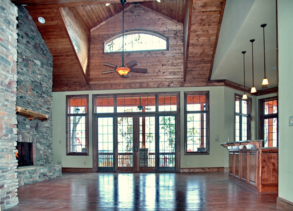 This is an example of a country family room in Atlanta.