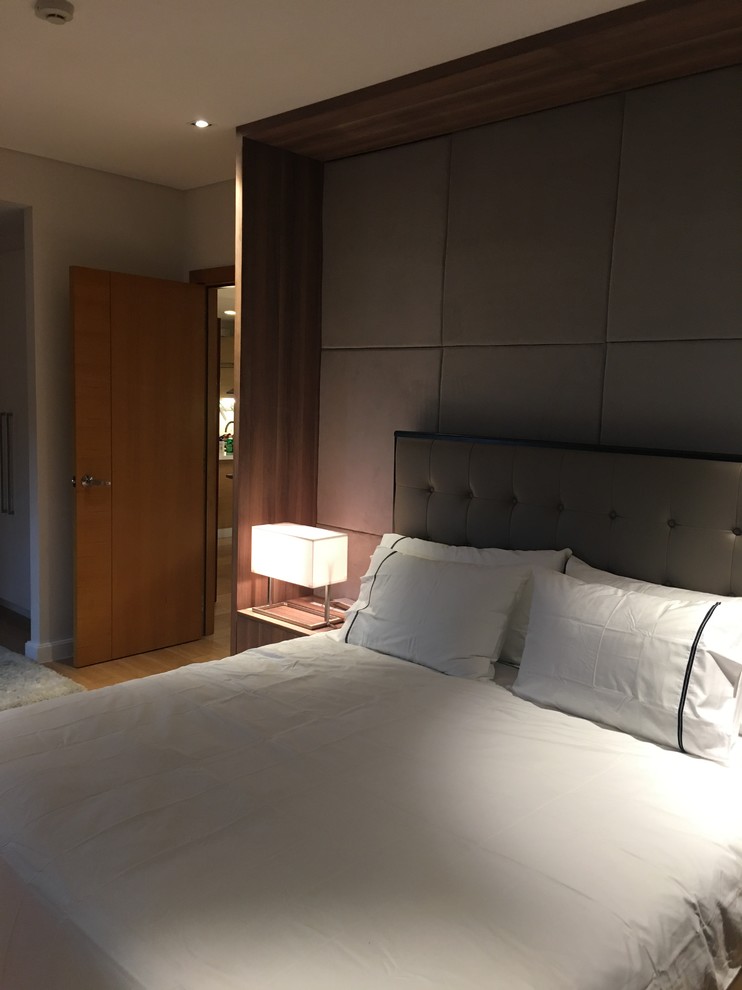 Example of a minimalist bedroom design in Salt Lake City