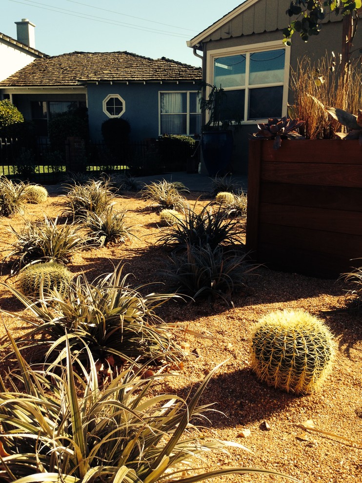Inspiration for an eclectic landscaping in San Francisco.
